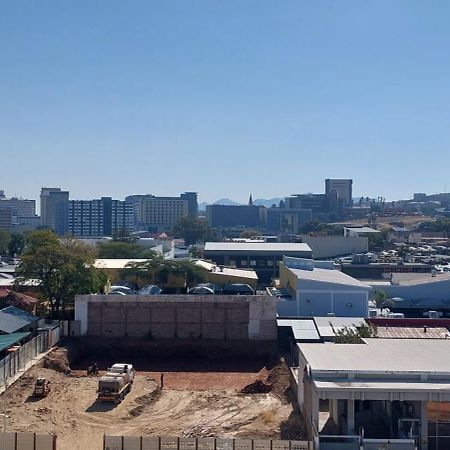 D'S Central Hideout Windhoek Bagian luar foto
